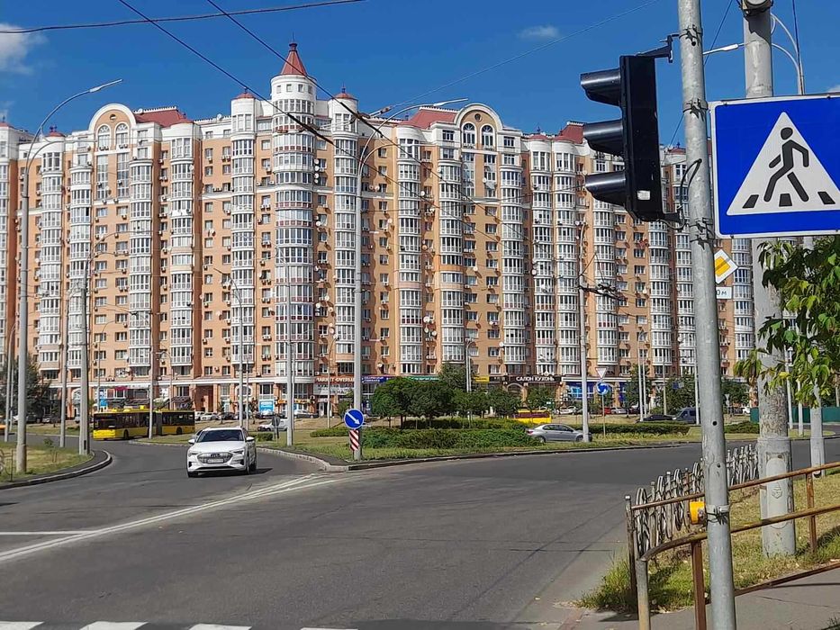 Орендувати квартиру за адресою пл. Минская в Київ на Findly.com.ua Квартира на пл. Минская в Київ, ID 205917, фото №1