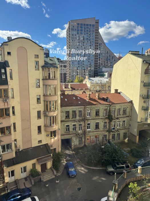 Купити квартиру за адресою вул. Дмитрівська, 48Г на Findly.com.ua Квартира на вул. Дмитрівська, 48Г, ID 177605, фото №1