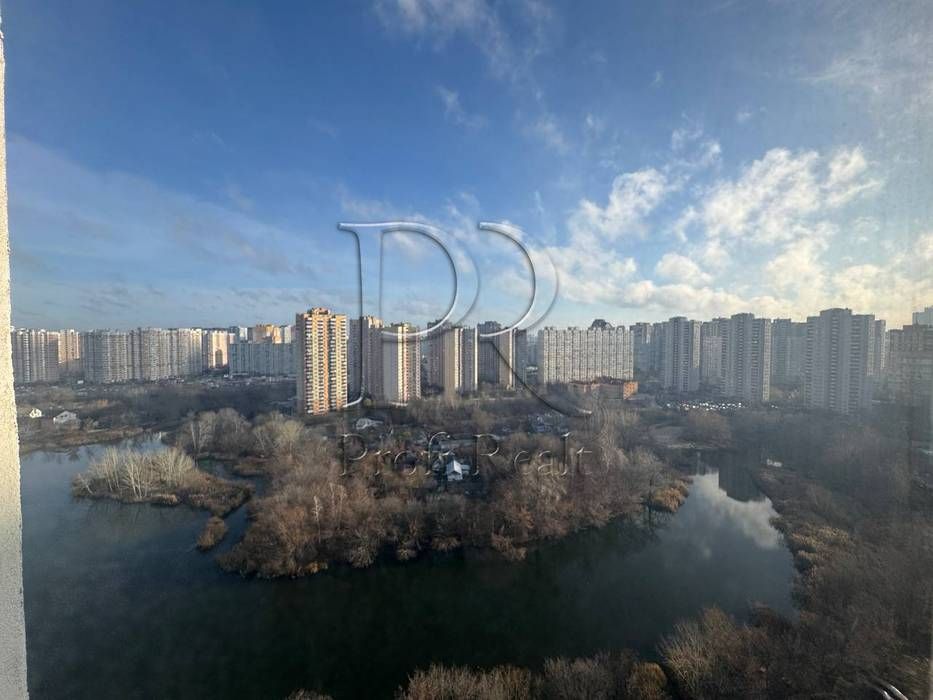 Купити квартиру за адресою вул. Урлівська, 38а в Київ на Findly.com.ua Квартира на вул. Урлівська, 38а в Київ, ID 330861, фото №1