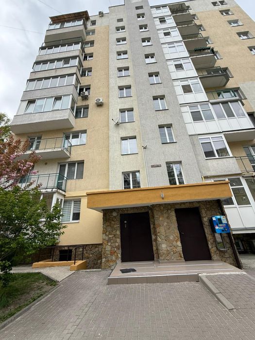 Купити квартиру за адресою вул. Шафарика, 6а на Findly.com.ua Квартира на вул. Шафарика, 6а, ID 190555, фото №1