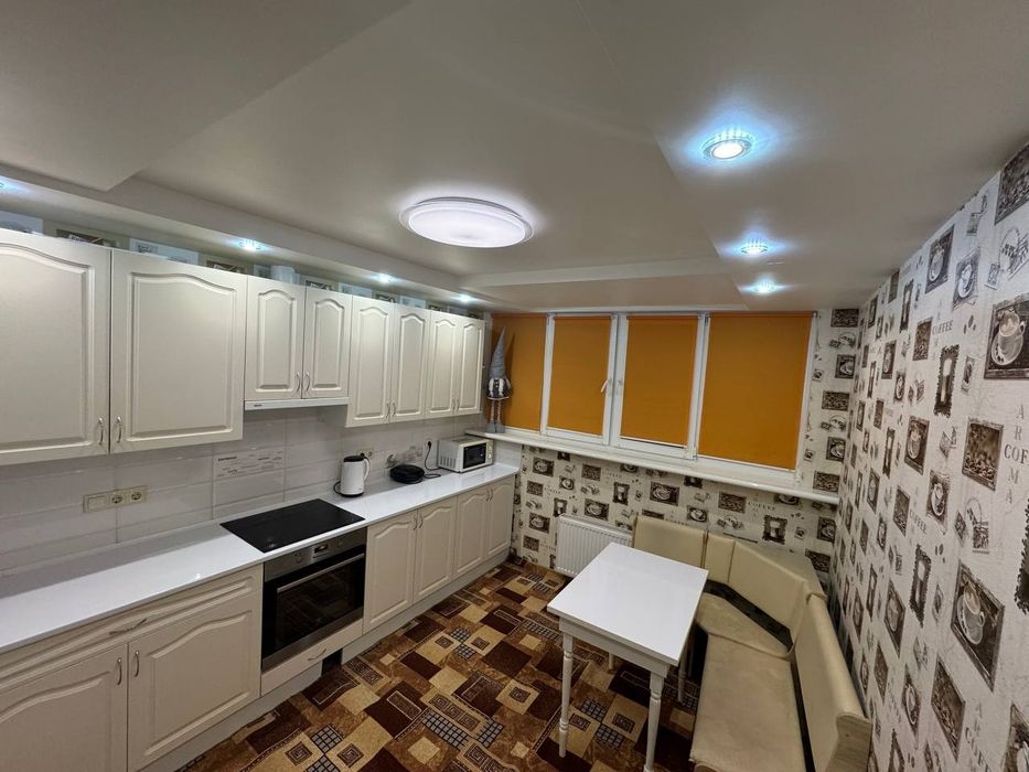 Квартира на Біля метро Харківська в Києві, ID 284388, фото №2