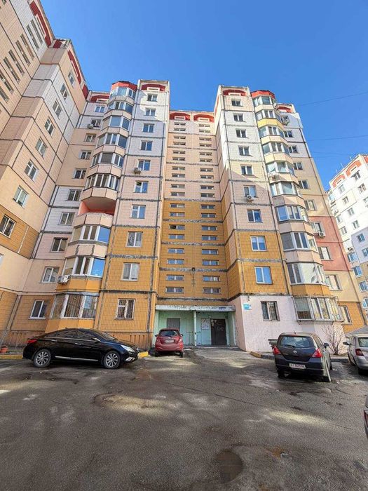 Купити квартиру за адресою вул. Володимира Момота, 40 в Київ на Findly.com.ua Квартира на вул. Володимира Момота, 40 в Київ, ID 345231, фото №1