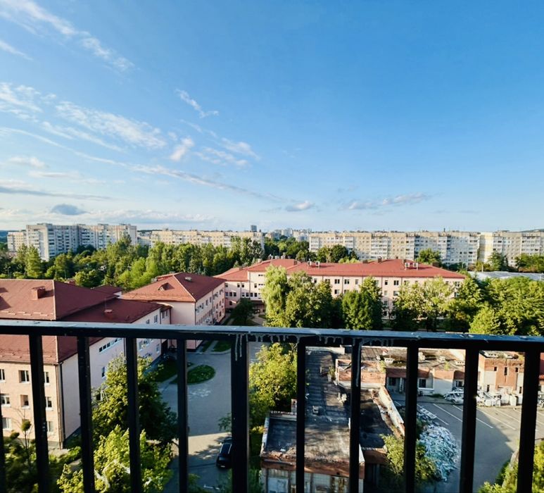 Купити квартиру за адресою вул. Довга на Findly.com.ua Квартира на вул. Довга, ID 400782, фото №1