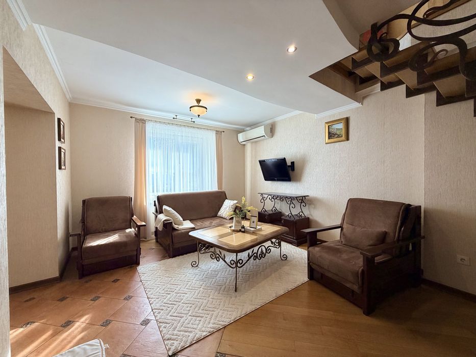 Квартира на вул. Алмазова, ID 405748, фото №1
