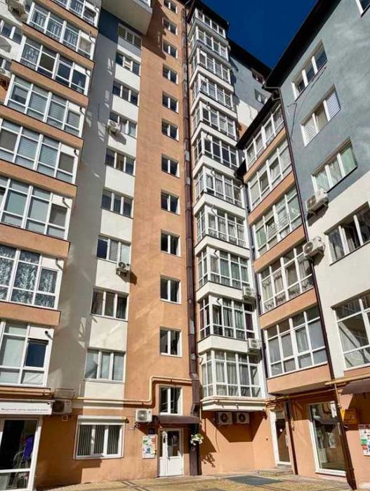 Купити квартиру за адресою вул. Мельника, 10 на Findly.com.ua Квартира на вул. Мельника, 10, ID 413264, фото №1