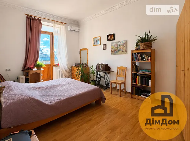 Купити квартиру за адресою вул. Хрещатик, 29 в Київ на Findly.com.ua Квартира на вул. Хрещатик, 29 в Київ, ID 227229, фото №1