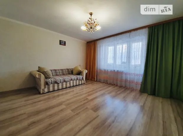 Купити квартиру за адресою вул. Автозаводська, 5А в Київ на Findly.com.ua Квартира на вул. Автозаводська, 5А в Київ, ID 340926, фото №1