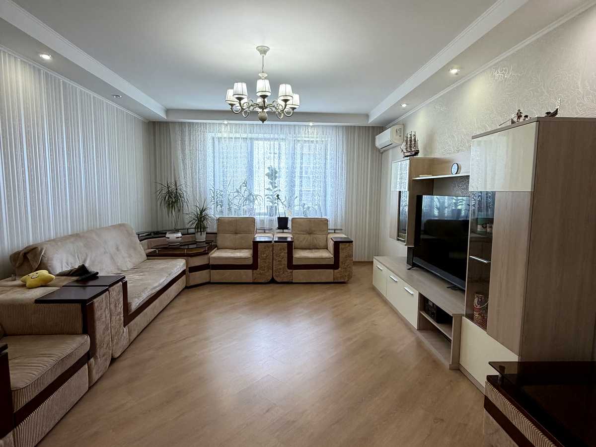 Купити квартиру за адресою вул. Аркадія Голуба, 1-В в Київ на Findly.com.ua Квартира на вул. Аркадія Голуба, 1-В в Київ, ID 336483, фото №1