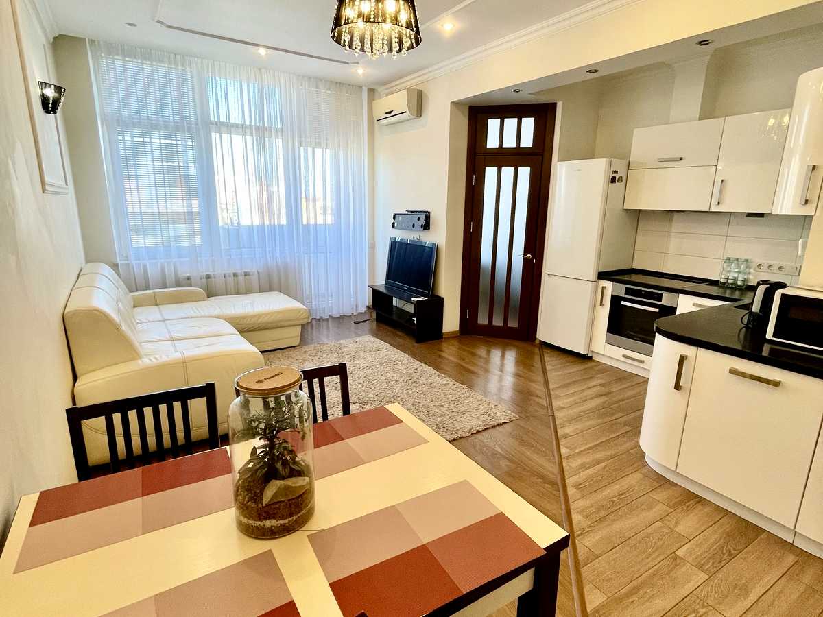 Орендувати квартиру за адресою вул. Дмитрівська, 82 на Findly.com.ua Квартира на вул. Дмитрівська, 82, ID 391297, фото №1