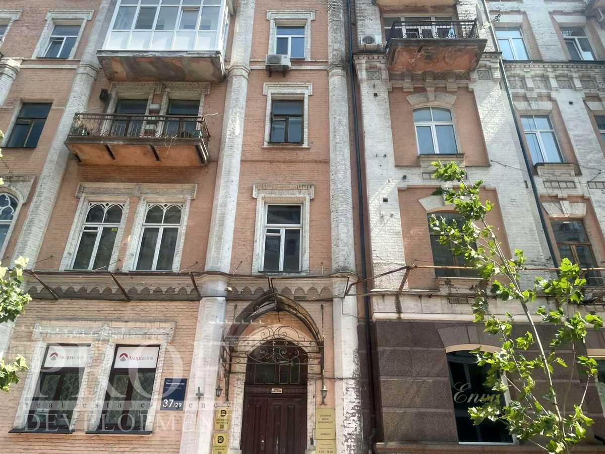 Купити квартиру за адресою вул. Володимирська, 37 на Findly.com.ua Квартира на вул. Володимирська, 37, ID 394401, фото №1
