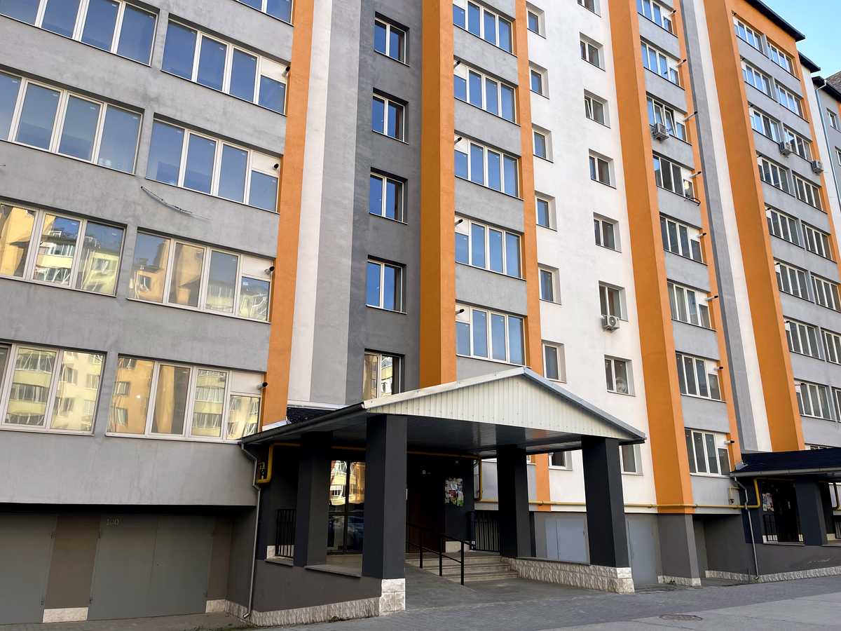 Купити квартиру за адресою вул. Романа Вірастюка, 7 на Findly.com.ua Квартира на вул. Романа Вірастюка, 7, ID 399987, фото №1