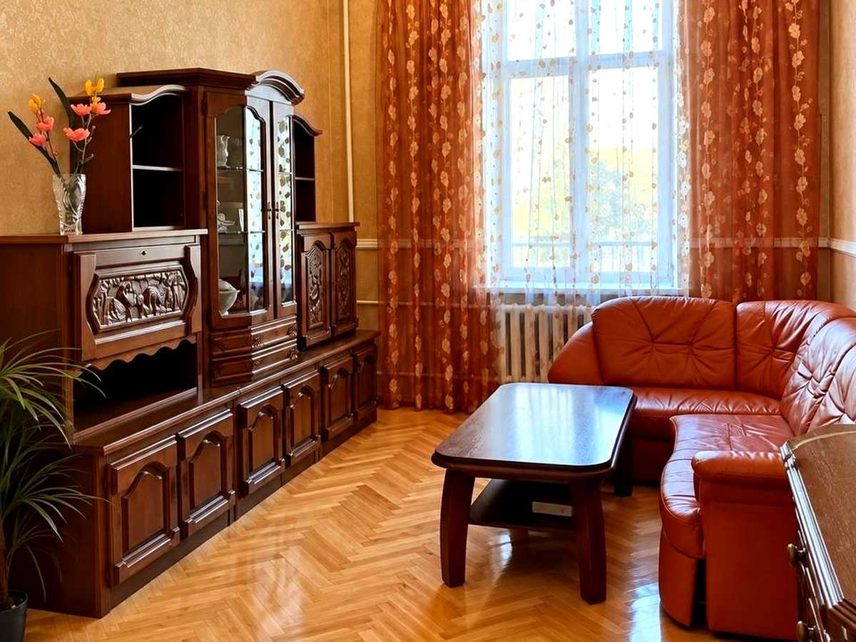 Орендувати квартиру за адресою вул. Басейна, 12 на Findly.com.ua Квартира на вул. Басейна, 12, ID 493389, фото №1